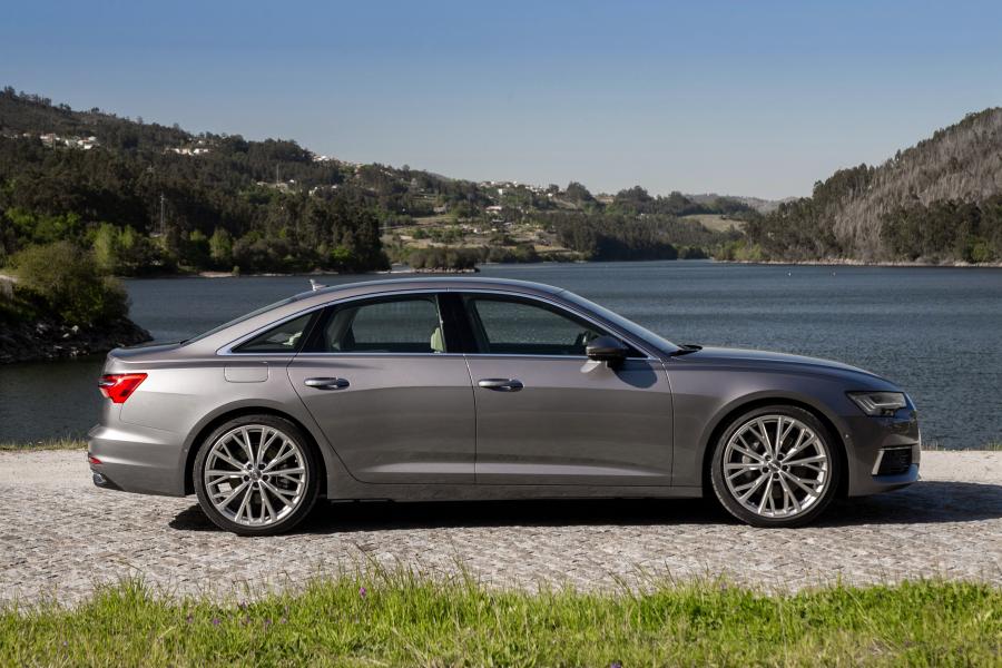  Audi A6 55 TFSI Quattro (C8) 2018 года  (WW) (фото 14 из 40)